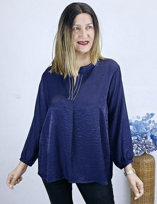 NOVEDAD BLUSA TACHUELAS AZUL MARINO FUELLE