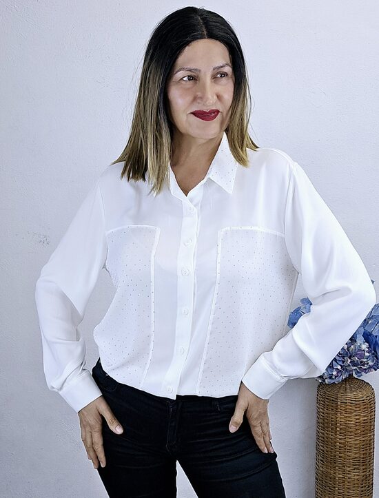 NOVEDAD CAMISA TACHUELAS BLANCA