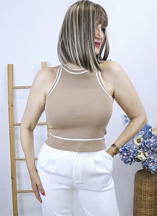 NOVEDAD Suéter punto C/halter camel 