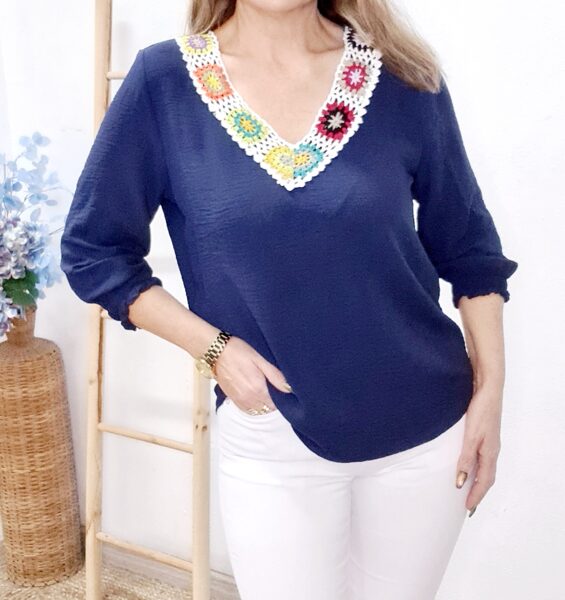  Blusa cuello Crochet azul marino Ultima talla 46 