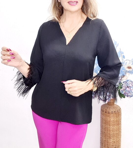  Blusa Bomba plumas negro Ultima talla 42