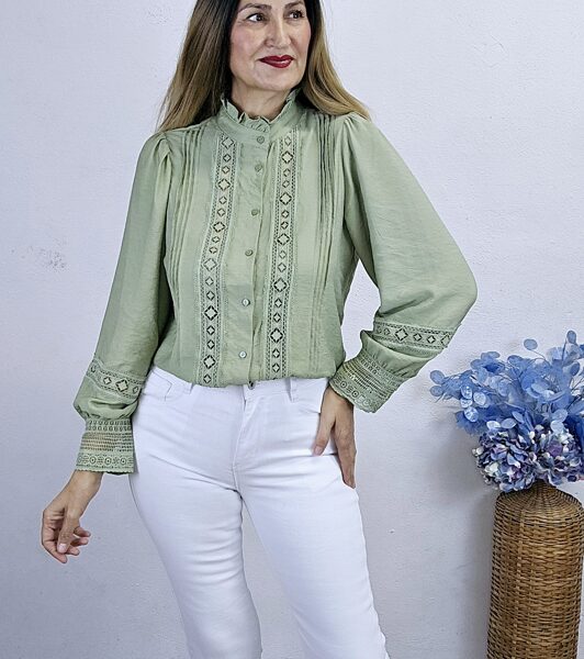 NOVEDAD  CAMISA VERDE RUA